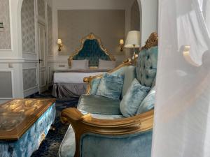 Posedenie v ubytovaní Royal Grand Hotel