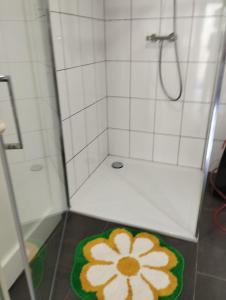 Ένα μπάνιο στο Gemütliches Appartement