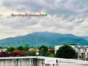 山景或在旅舍看到的山景