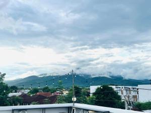 山景或在旅舍看到的山景