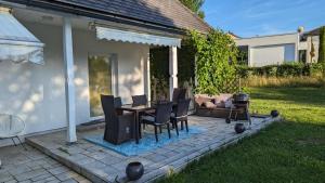 Κήπος έξω από το HoWi Living Apartment