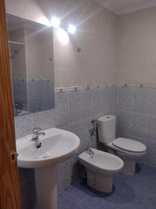 Ένα μπάνιο στο Apartamento en el centro de Jalance