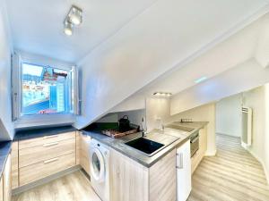 Køkken eller tekøkken på Èrsextius, GGB3, Nice + 10 billeder