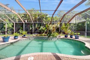 Bazén v ubytování Pool Paradise nebo v jeho okolí