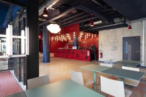 All Suites Appart Hôtel et Hôtel - Paris 13 - Porte d'Italie餐厅或其他用餐的地方
