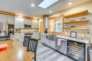 Gallery image of Tree Tops Retreat about 19 Mi to Lake George! in Chestertown +18 photos