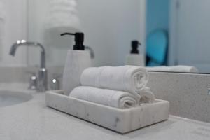 Phòng tắm tại Lux Cozy Home l SE Austin near F1-COTA-ABIA-Tesla +29 ảnh