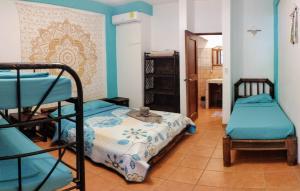 Postel nebo postele na pokoji v ubytování Cool Vibes Beach Hostel + 37 fotografií