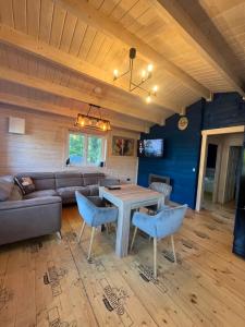 Posezení v ubytování West Wicklow 5 person Cabin