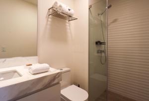 Ένα μπάνιο στο Mirano by Wynwood House +103 φωτογραφίες