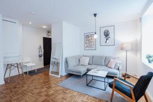 Istumisnurk majutusasutuses Spacious apartment near the Airport and Bus station