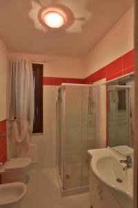A bathroom at Birgi holiday home