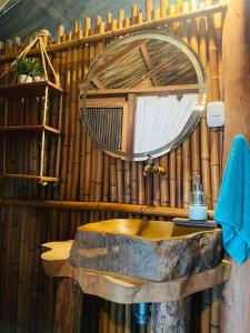 Koupelna v ubytování Coco Lodge & Surf, vista al mar