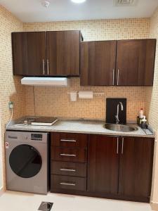 Fotografie z fotogalerie ubytování Studio Apartment, close to beach and sunset views v destinaci Umm al-Kuvajn + 7 fotografií