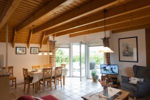 Posezení v ubytování Ferienhaus "Nordsee Felber" Mellumplate 40