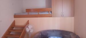 Voodi või voodid majutusasutuse Marija apartmani toas
