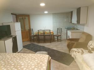 Köök või kööginurk majutusasutuses Marija apartmani