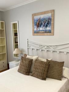 A bed or beds in a room at A CALZADA