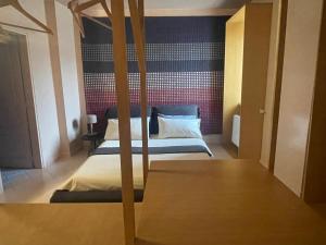 Civita CampomaranoCasa Cuoco的一间带两张双层床的卧室