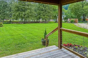Gallery image of The Hickory at Applegate in Dillsboro +3 photos