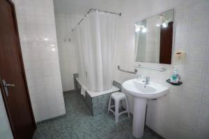 Koupelna v ubytování Hostal Residencia Pasaje