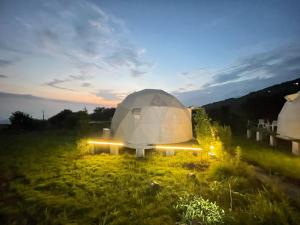 Příroda nedaleko luxury tent
