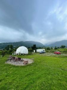 Příroda nedaleko luxury tent