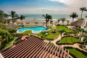 Bazén v ubytování Playa Caracol Hotel & Spa nebo v jeho okolí