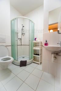 Koupelna v ubytování One bedroom apartment close to Prague castle