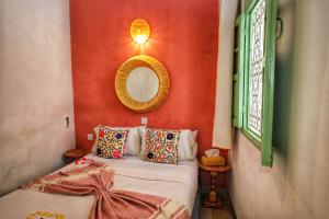 Postel nebo postele na pokoji v ubytování Riad Safran Rouge + 33 fotografií