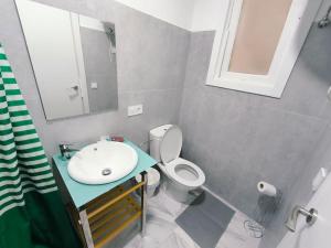 Koupelna v ubytování Apartamentos Carrillo 7 + 13 fotografií
