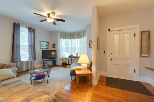 Gambar di galeri bagi The Hendrick House about 16 Mi to Sebago Lake! di Cornish
