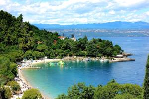 Fotografia z galérie ubytovania Apartments by the sea Medveja, Opatija - 3430 v Medveji