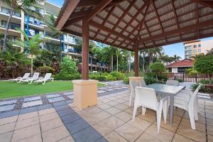 Zahrada ubytování Alex Beachfront Apartment