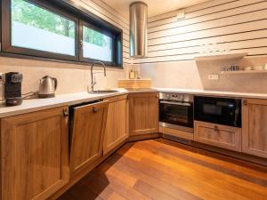 Billede fra billedgalleriet på Cozy Forest Escape for Four i Antoing