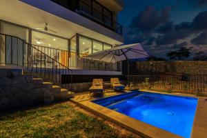 Bazen v nastanitvi oz. blizu nastanitve Private and heated POOL with ARCH VIEW new condo!