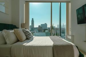 Foto dalla galleria di High Rise 2 Bedroom Apartment with free parking a Los Angeles