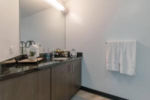 洛杉矶High Rise 2 Bedroom Apartment with free parking的相册照片