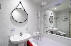 Koupelna v ubytování Soop Hotel