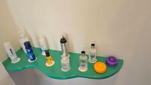 Foto dalla galleria di EarthVeloビル一棟貸しでフルリノベ済み各階に風呂トイレありで好立地でコスパ最高をめざしている宿です a Tokushima
