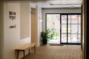 Afbeelding uit fotogalerij van Moon House BKK Room 3A in Bangna