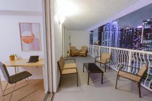 Μπαλκόνι ή βεράντα στο 4 bed full condo in Miami with skyline & sea view