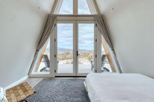 Stardust Big Bend Luxury A-Frame #6 with a great view客房内的一张或多张床位