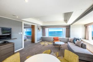 TV a/nebo společenská místnost v ubytování Phoenix Seagaia Ocean Tower