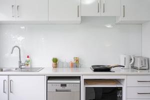 Billede fra billedgalleriet på Collaroy 3Br Beach Home with Large Pool Ground Floor i Collaroy + 20 billeder