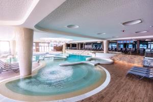 Sundlaugin á HABAKUK Wellness & Event Hotel eða í nágrenninu +37 myndir