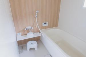 Vannituba majutusasutuses 一棟貸し古民家宿「縁側のとき」Engawanotoki Villa