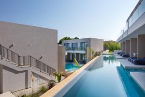 Bazén v ubytování Phos Hotel Adults Only nebo v jeho okolí