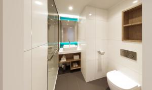 Koupelna v ubytování Holiday Inn Express & Suites Ghent by IHG