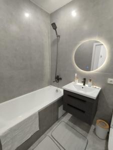Bilik mandi di Apartment near Astana Arena